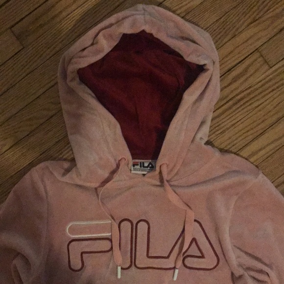 Fila velour pink sweater. Size canadian xs. Filas acroos the chest. Cropped - Picture 2 of 4